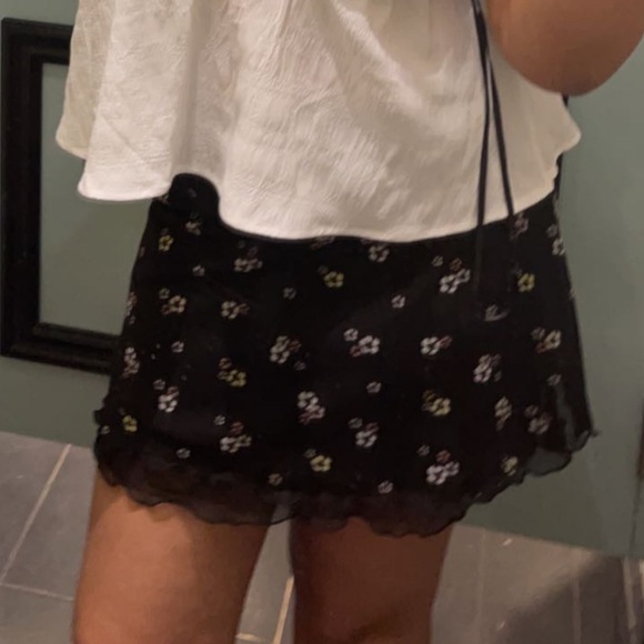 Forever 21 mini floral mesh skirt - Picture 7 of 7